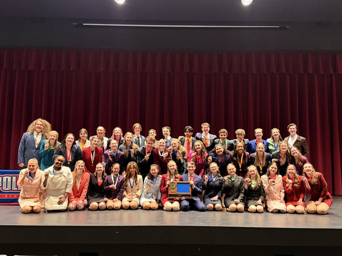 spudspeech's tweet photo. Congratulations to these Spud Speakers on a 31st Consecutive Section Title!

We are so proud of how they showed up for each other round after round. These Spuds truly are ROCKSTARS!🤘🏼✨ https://t.co/RmXoWurZdJ