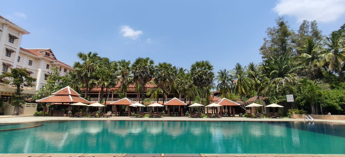 KellyChanDara's tweet photo. This new year, escape to the charm of Siem Reap and make your holiday truly unforgettable at Royal Angkor Resort 
Special Offers from Apr 12-18, 2026
$59/night – includes delicious breakfast buffet
$50/night – room only option for flexible stays
📞 092 66 77 88 / 097 26 55 555 https://t.co/X1Zm8pwMVd
