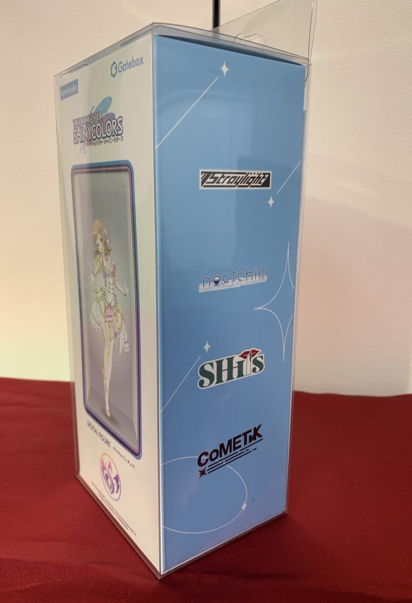 Kotobukiya_akb's tweet image. 【コトブキヤ秋葉原館2階】   
商品情報:「デジタルフィギュアボックス アイドルマスター シャイニーカラーズ」￥5,500(税込)    

“シャニマスの世界と一緒に暮らす”新体験‼️ 
箱の側面には各ユニットのロゴが入っております👀
店頭サンプルも展示中✨

ぜひご利用ください🪽
 #KOTOBUKIYA