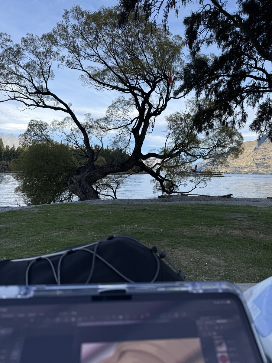 Today I decided to work a little bit outside and this city is so beautiful. Never disappoint 🍃