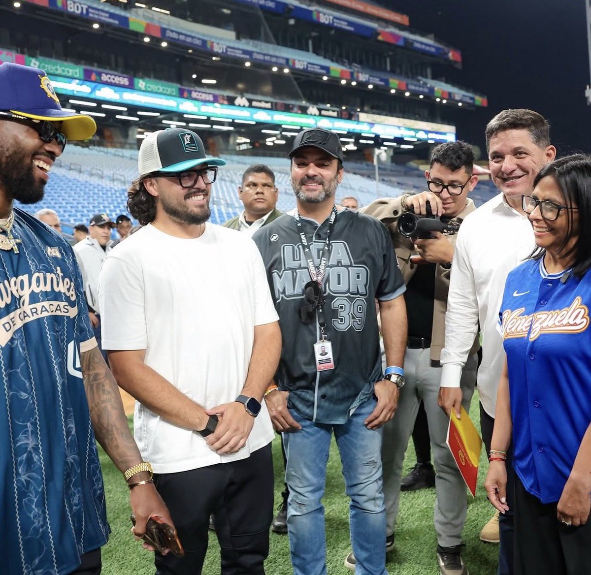 freddyzur tweet media