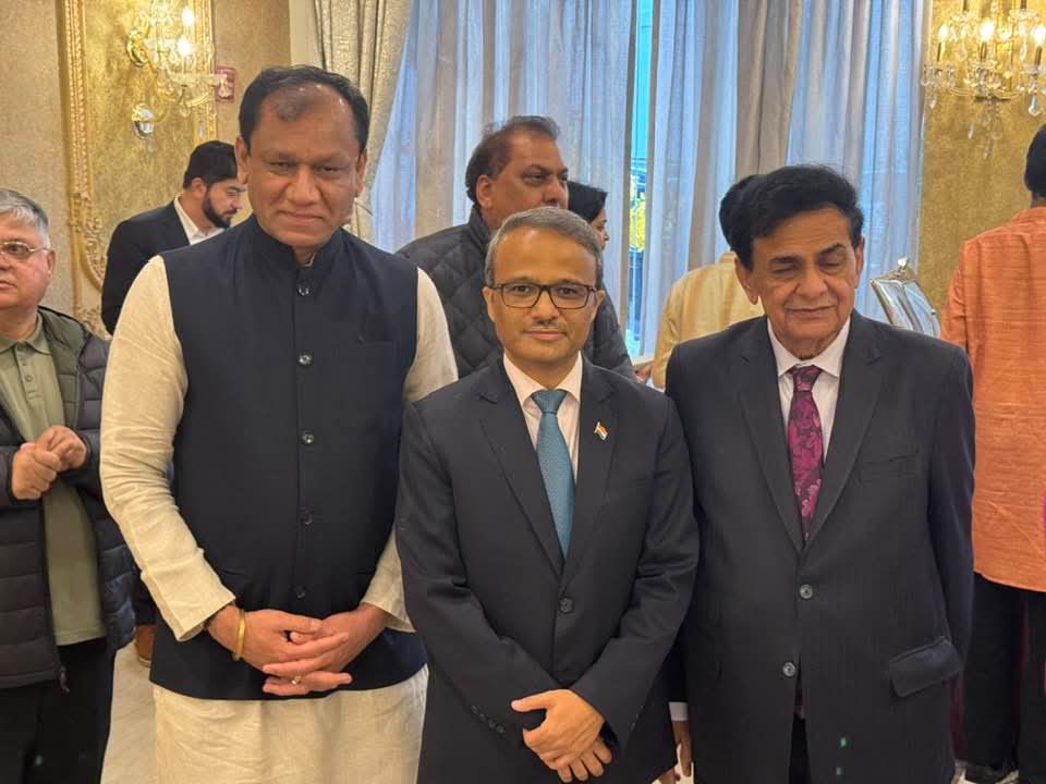 Lee_Merick's tweet image. The #NY_IndianConsulate has, strangely, seen fit to honor, during its #Eid2026Celebrations, this #NRI #RajenderDichpally, who is a member of the #IndianOverseasCongress, and, who loses no opportunity to publicly disparage the @PMOIndia @narendramodi-ji.

@DrSJaishankar

😳🙄☹️🤷‍♂️