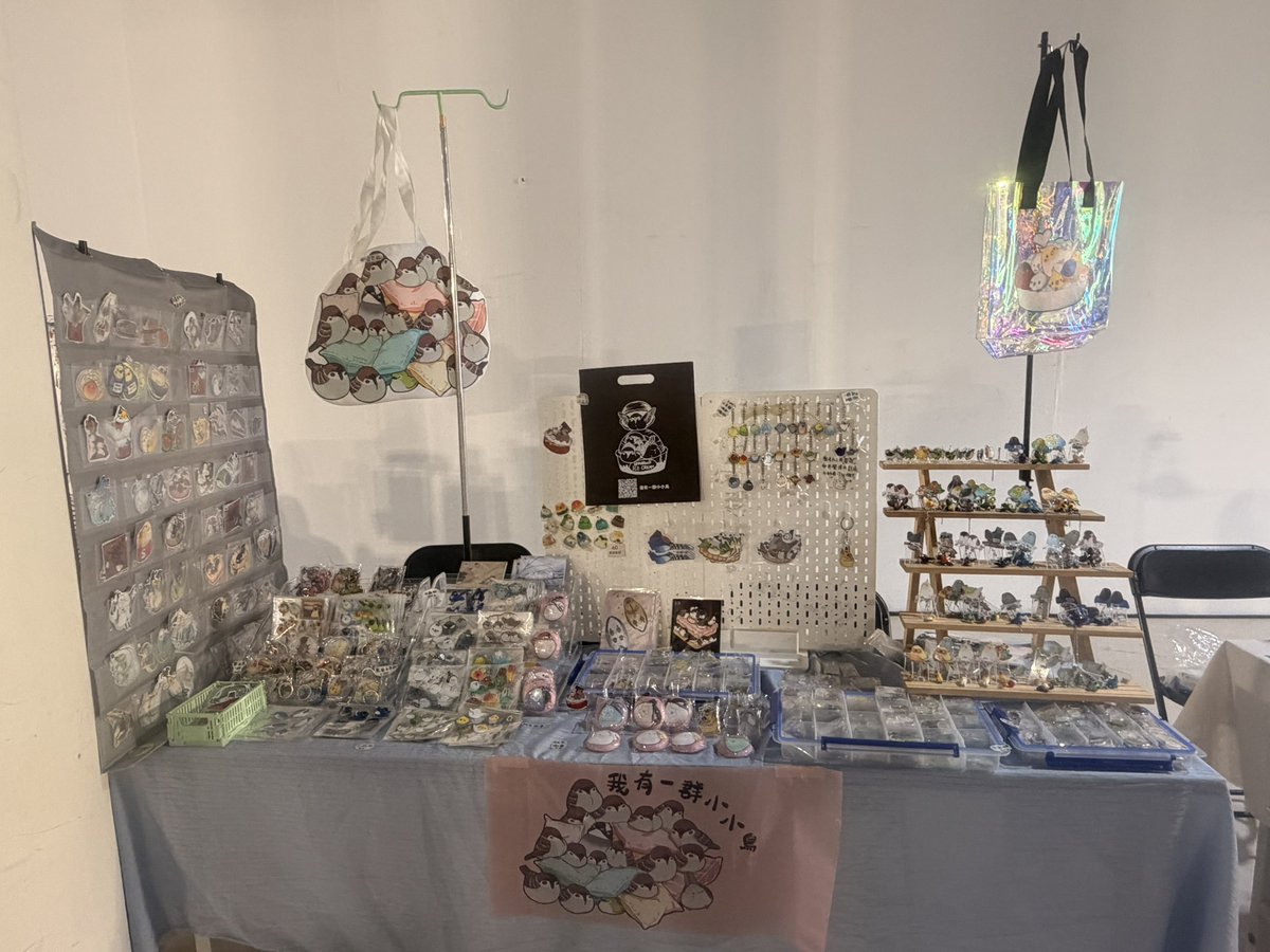 asdfghjftf's tweet photo. 週五到週日10:30-18:30
謝謝藍藍燈光支援

週三晚上寄高雄的庫存到現在還沒到🥲
今天跟昨天的東西應該差不多
下次不寄ok了
#花甜鳥市 #手作飾品 #鸚鵡 #麻雀 https://t.co/77MdWL0gIE