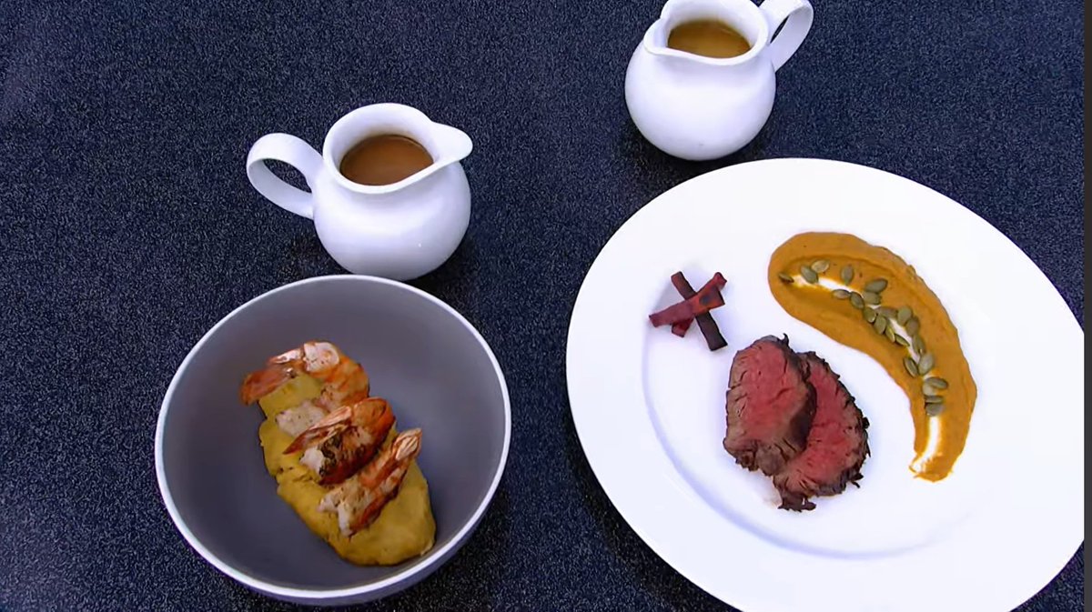 fridayorke's tweet image. Cómo es que ese pincho más seco que qué con ese choclo quemado le gana al plato de Mara? Cómo? 💔 Fiscalía Ecuador, haga algooooooo  #MCCelebrityEc