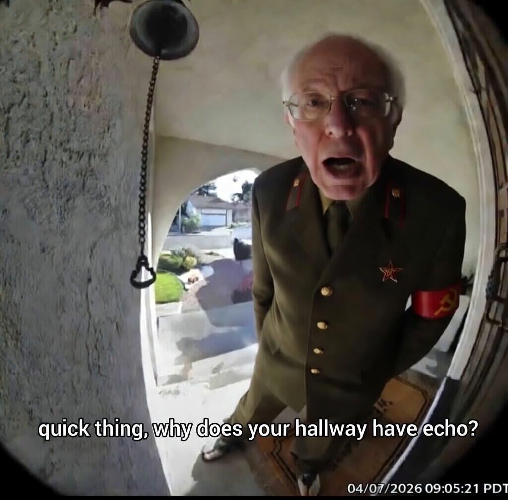Drewdrewdewdrew's tweet photo. General Senders ourside your house rn. What's your move? https://t.co/8YivIxroOK