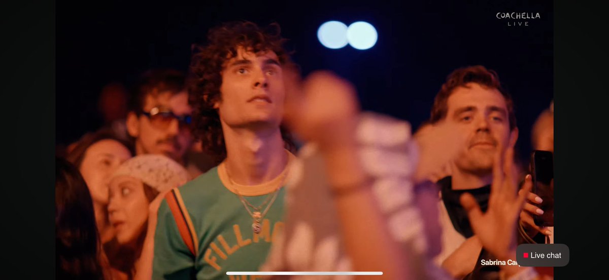 chloe is juno + johanna | iso ariana montreal tweet media