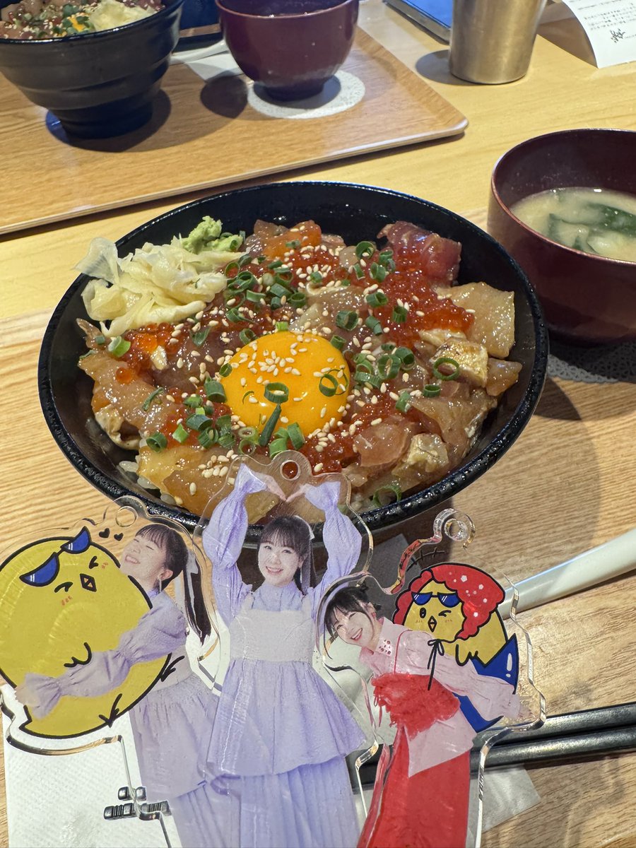 zipper_aomozi's tweet photo. マリンちゃんと豊洲で海鮮丼🐟 https://t.co/nRjMzCf6u7