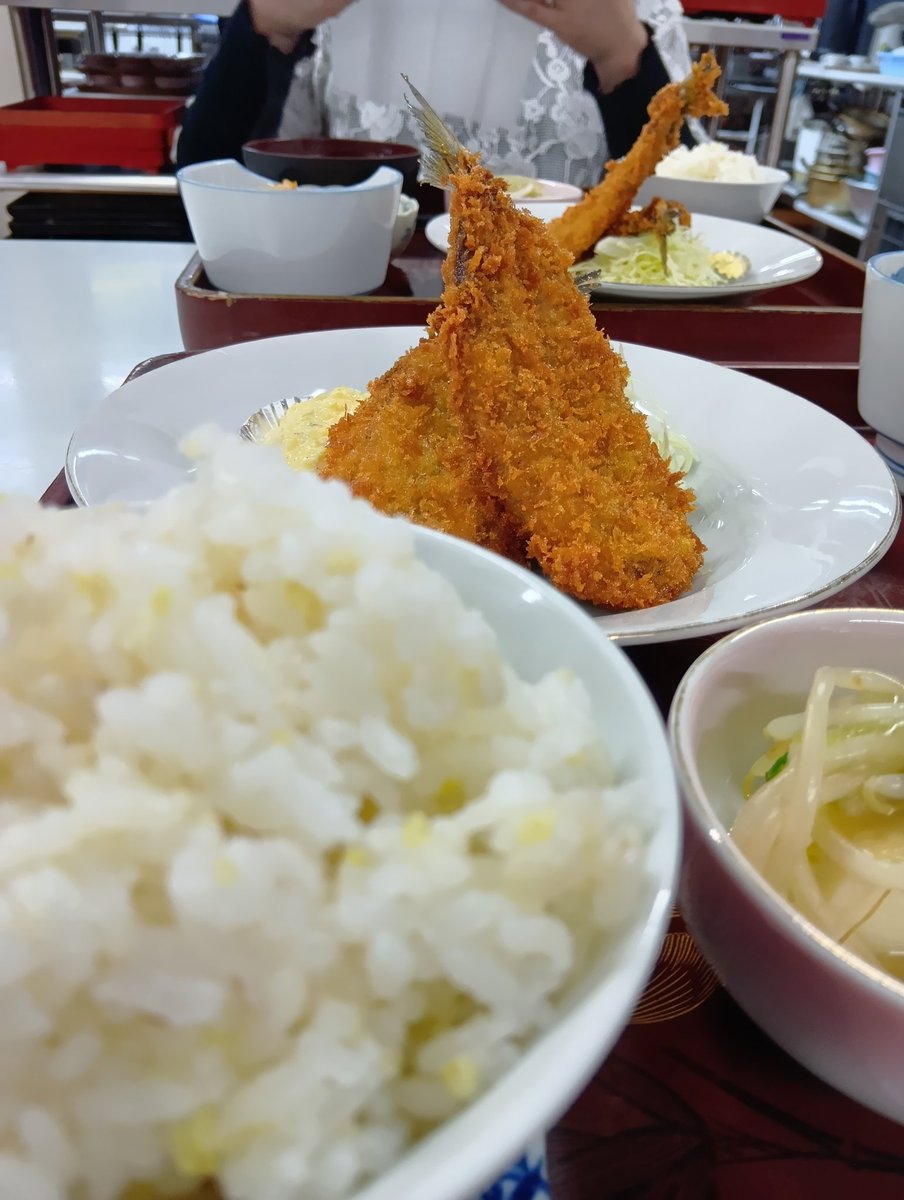 青パン tweet media