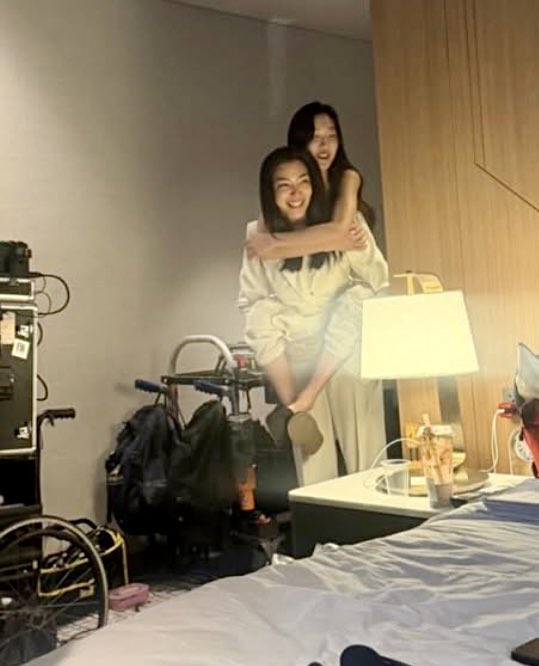 Is this considered RIDING ? 
🤣🤣

Rujisaa：So stubborn ! 😒😤

#BrokenOfLoveTheSeries
#FayeAtom