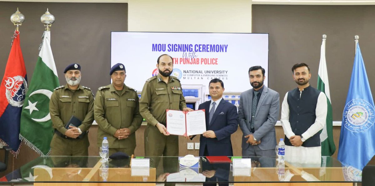 OfficialSPPO's tweet photo. فاسٹ نیشنل یونیورسٹی آف کمپیوٹر اینڈ ایمرجنگ سائنسز (FAST-NUCES) ملتان کیمپس اور ساؤتھ پنجاب پولیس آفس کے درمیان مفاہمتی یادداشت (MoU) پر دستخط کیے گئے۔ ✍️

ایڈیشنل آئی جی ساؤتھ پنجاب محمد کامران خان اور ڈائریکٹر ملتان کیمپس پروفیسر ڈاکٹر شہزاد سرفراز نے معاہدے پر دستخط کیے. https://t.co/wFhHv5UHN9