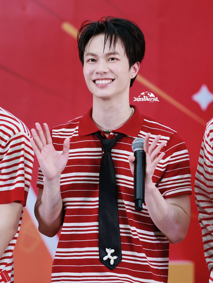 InterLAtional21's tweet photo. |09.04.2026| JOLLIBEE UNITOUR - UPRIZE LAVM
Bảo vệ nụ cười xinh🐼
#LamAnh #UPRIZELamAnh #UPRIZE #LAVM #UPRIZE_LAVM https://t.co/8wdeQbR9jo