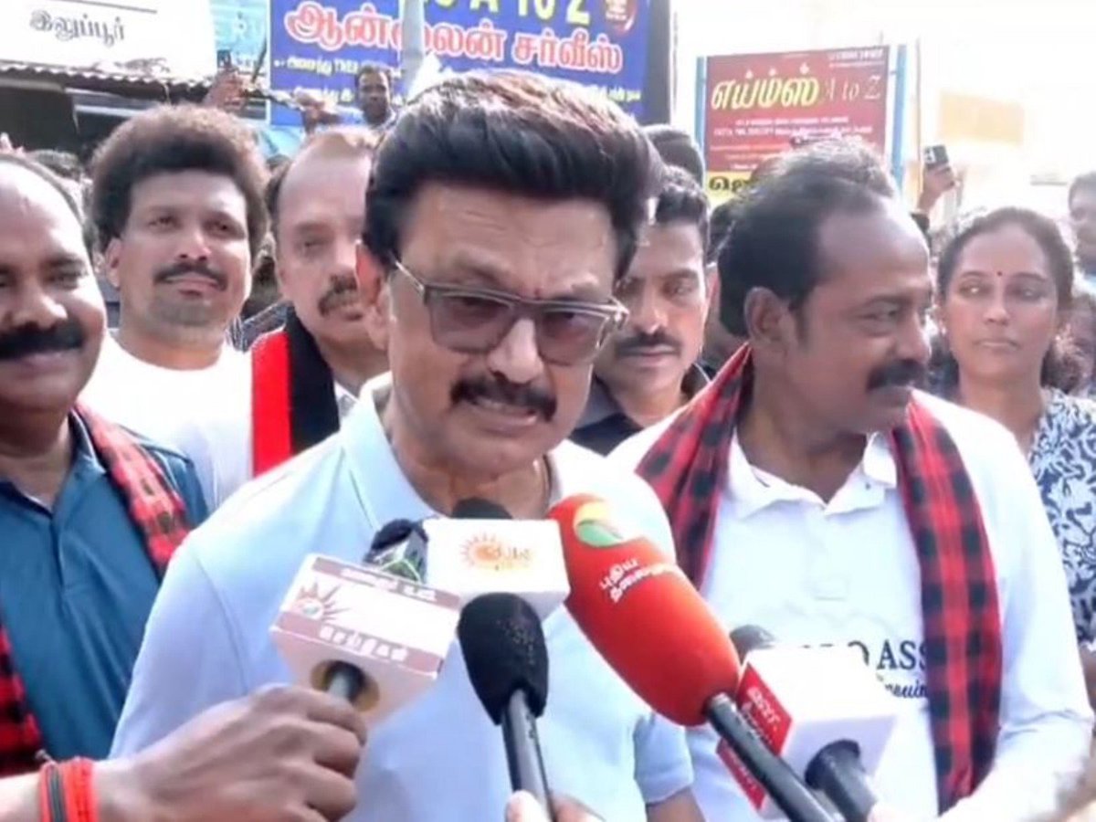 ani_digital's tweet image. "It's Tamil Nadu vs Delhi; regardless of how many parties join hands against us, no one can succeed": MK Stalin

Read @ANI Story |aninews.in/news/national/…
#TamilNadu #MKStalin #Delhi