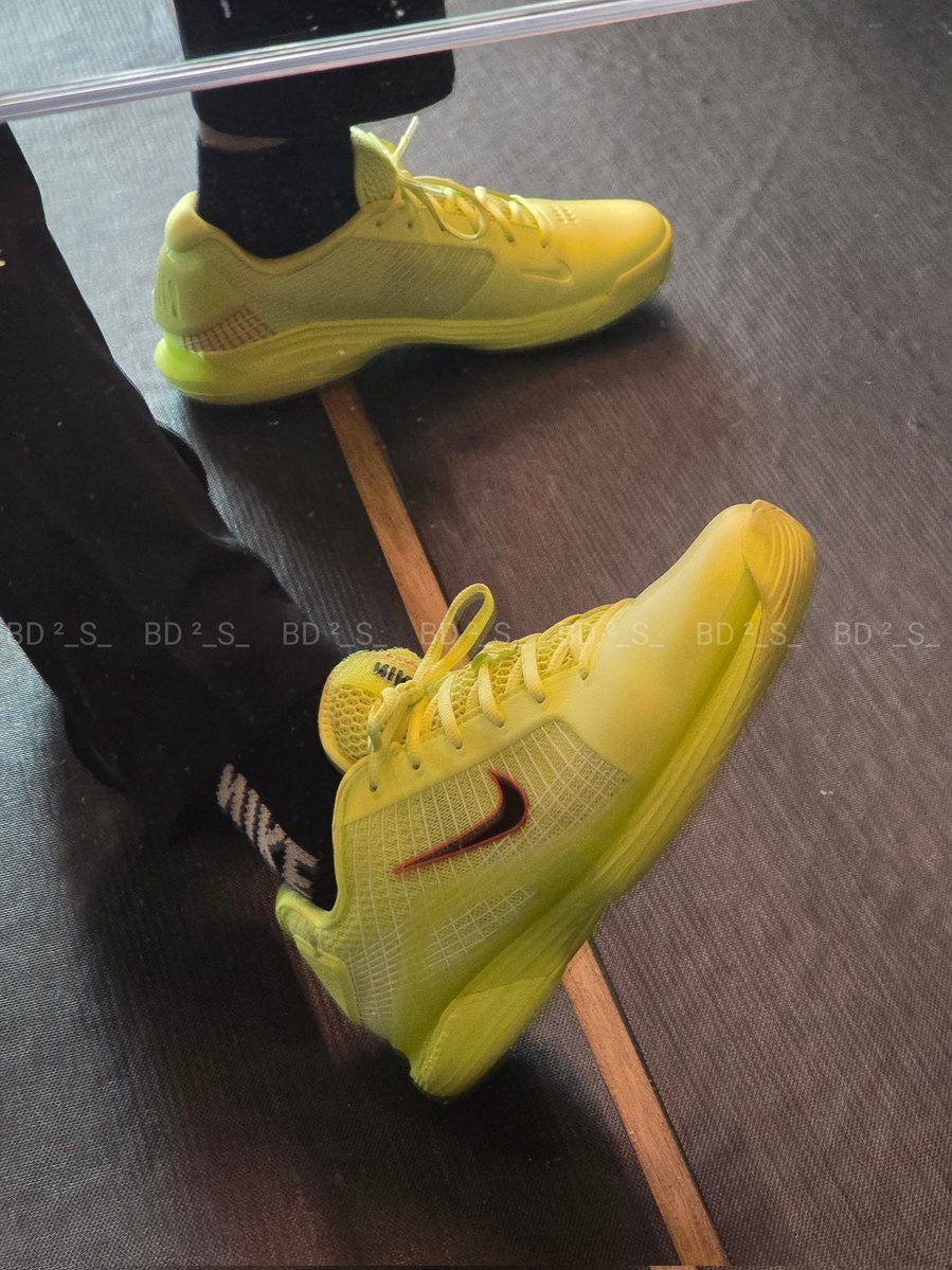 BD ²_ S _ tweet media