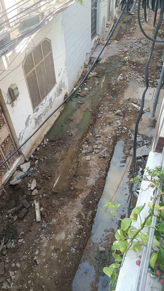 komalsahdev's tweet photo. @CMOfficeUP This is the situation of hakikat nagar Saharanpur, no one listens to us neither contractor nor @SaharanpurDm for 4 months. https://t.co/NtNPj1IPBU