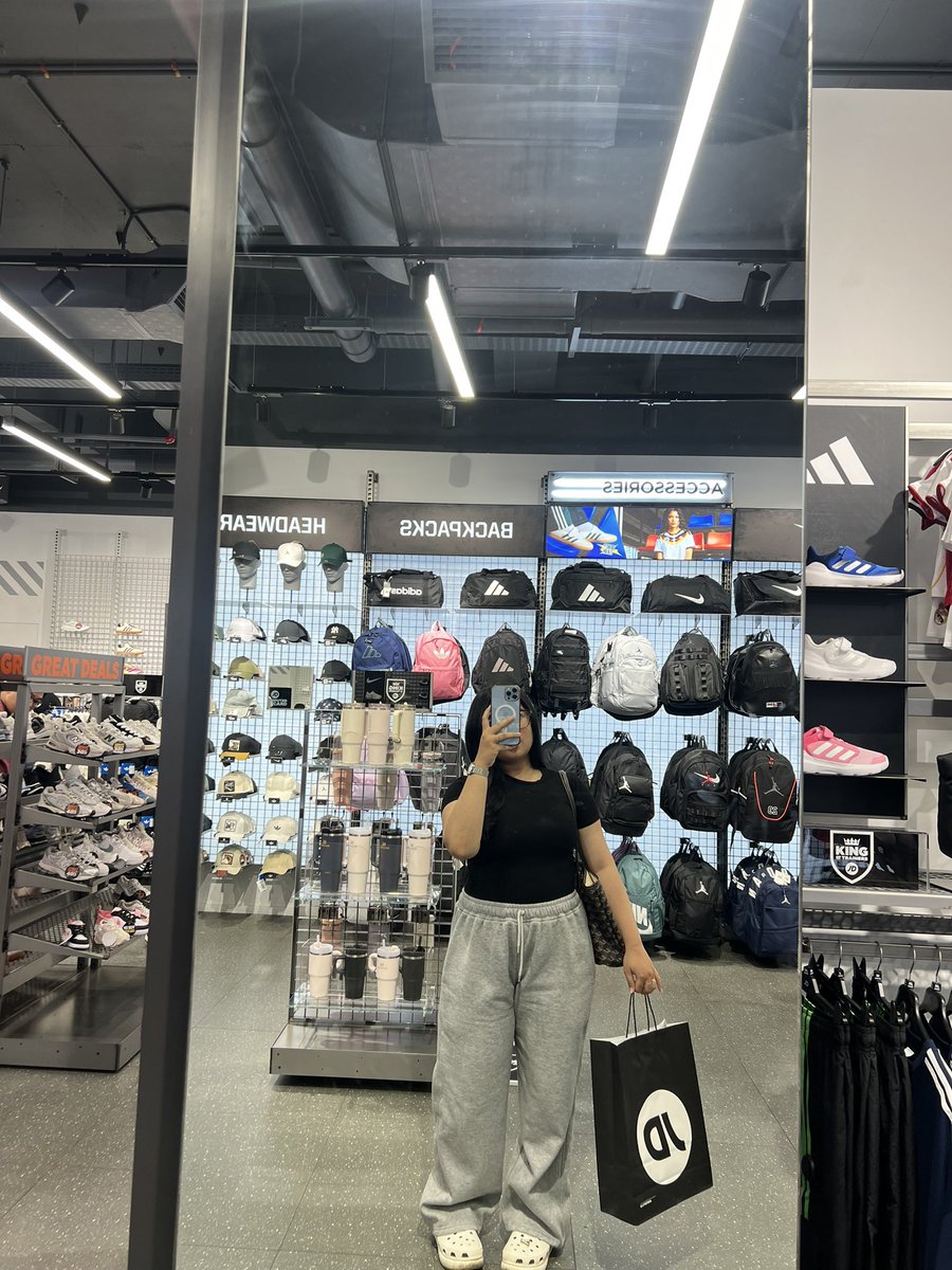 papayyyy🦈 tweet media