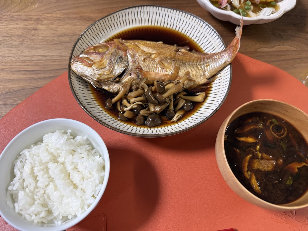 すずロー tweet media