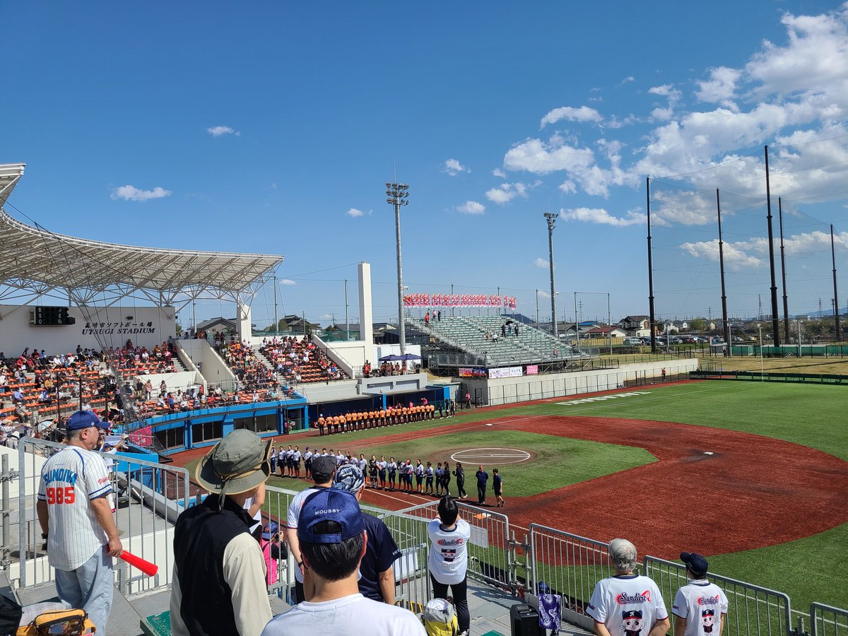 sc 101304 tweet media