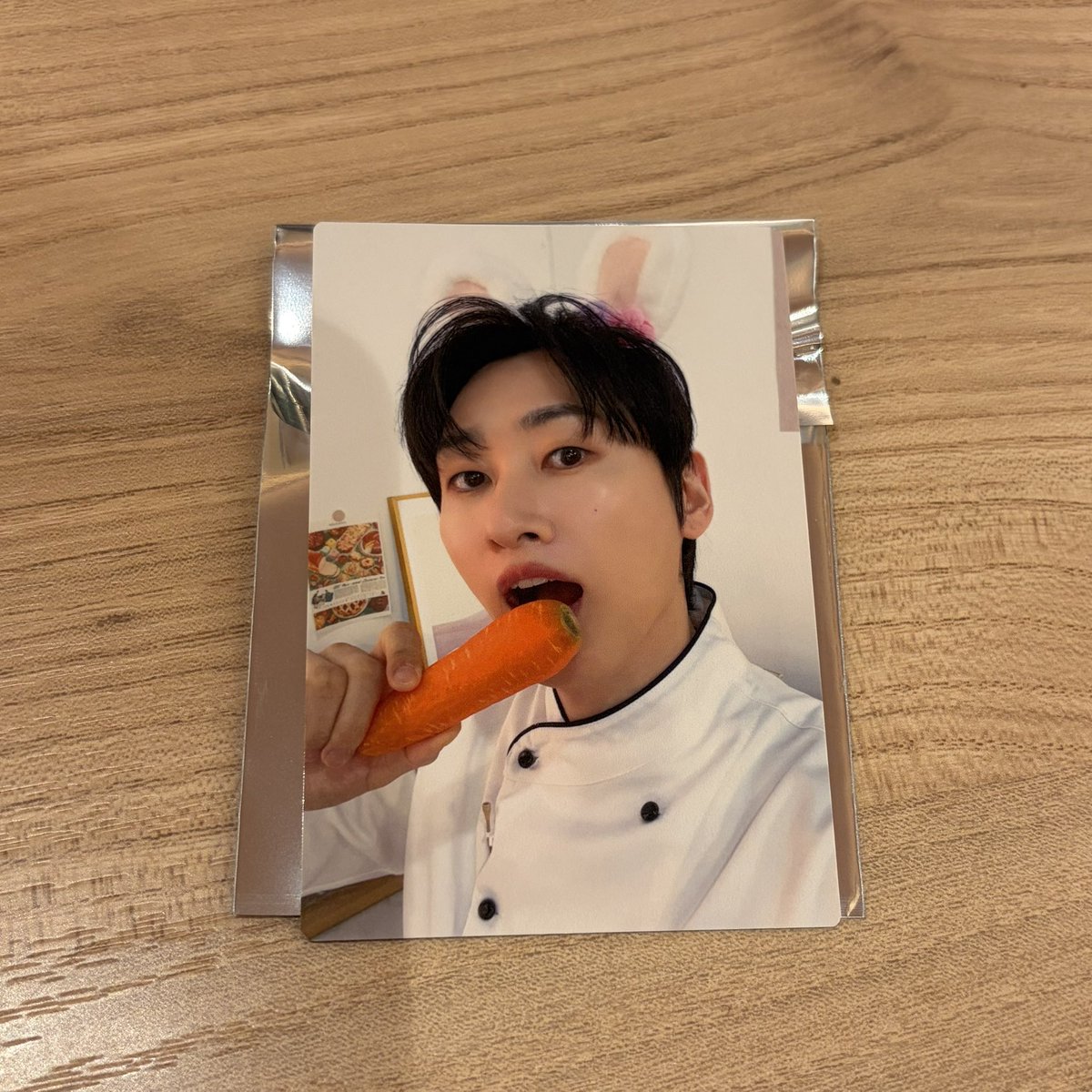 Usn00pyU's tweet photo. 【交換】super junior sj ウニョク 2026 EUNHYUK FANCON [be:WARE OF THE RABBIT] IN TOKYO

［譲］1枚目 にんじん
［求］2枚目 ⭐️真ん中のもの

現地交換希望。お気軽にお声がけください！ https://t.co/swrSaK9K7h