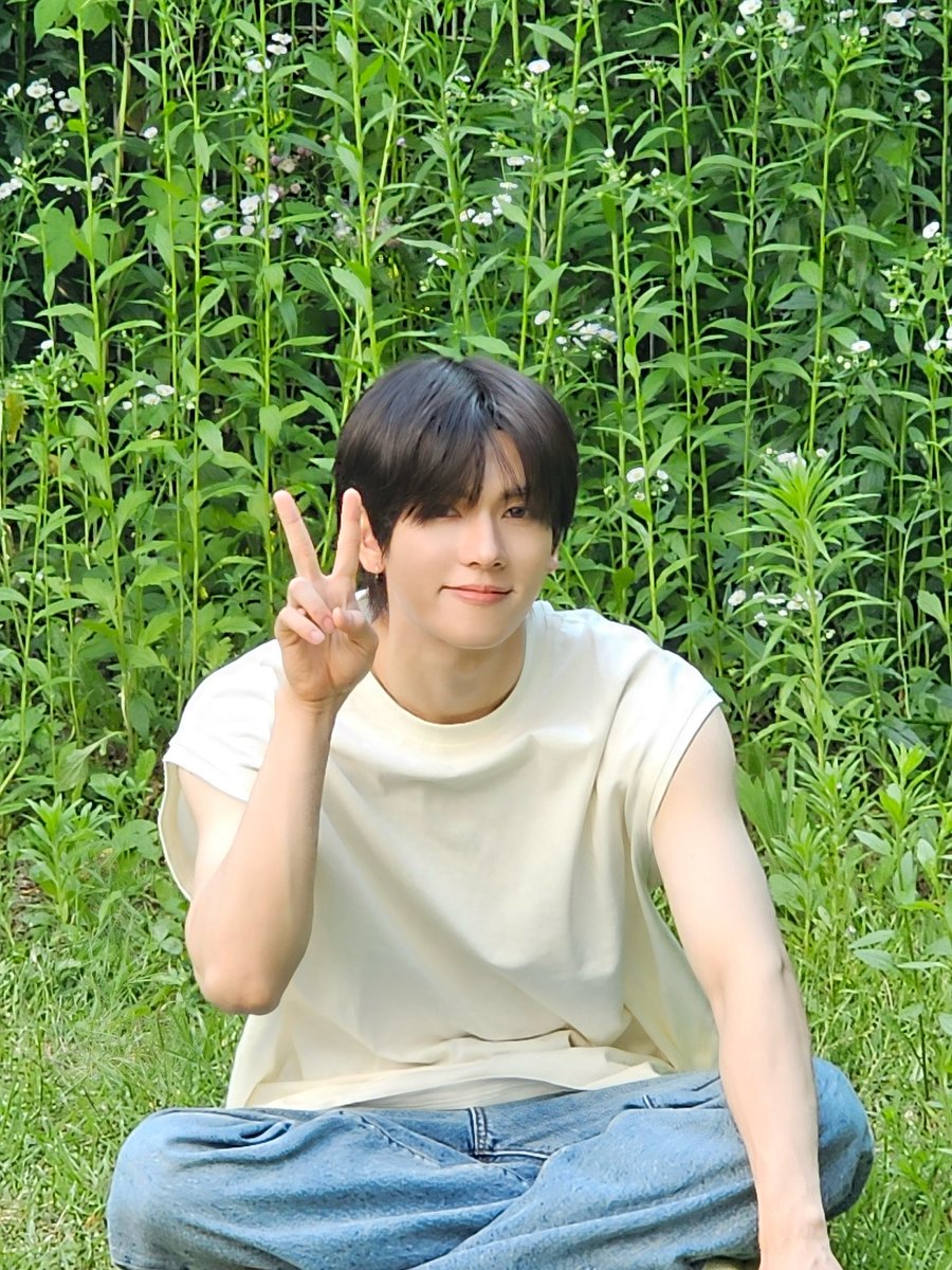 [#HONG]
요치 형 예쁜 나이 스물다섯살 너무 축하해
항상 나한테 웃음과 에너지를 주는 우리 요치형 내가 하는 재미없는 장난에도 웃어주고 같이 맞장구 쳐줘서 너무 고마워 항상 사랑하구 우리 더 좋은 추억 많이 만들자
#POW #파우 #홍 #HAPPY_YORCH_DAY