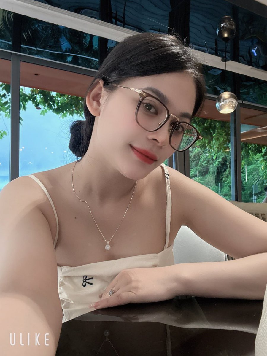 buddycool2017's tweet photo. Bé này nhìn chắc ai cũng biết ha
Nhưng vẫn lên video cho các anh vì em nó quá nuột 🤣 https://t.co/j70ETTc9LF