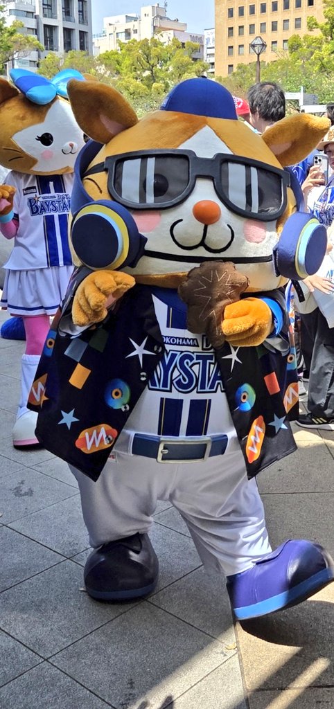 ハンド tweet media