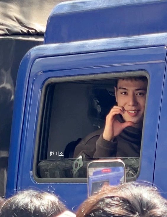 한미소 tweet media