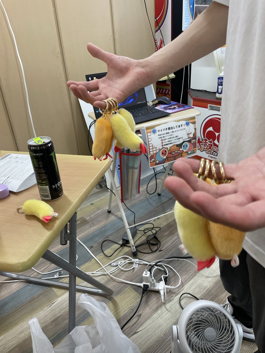 ういんなー tweet media