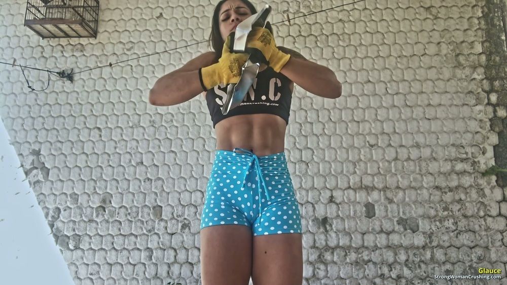 StrongWomanCrushing.com tweet media