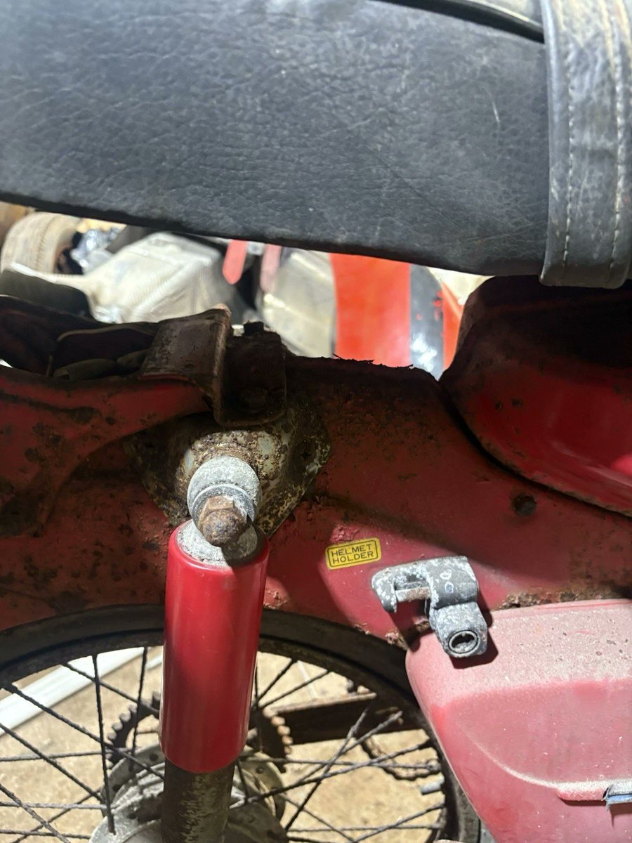 BarnfindMCycles's tweet image. Check out this Honda C90 Cub restoration project! Ebay ad here ow.ly/NsSv50YHeV2 #Honda #ClassicMotorcycles #MotorcycleRestoration #VintageHonda #BikeRestoration barnfindmotorcycle.com