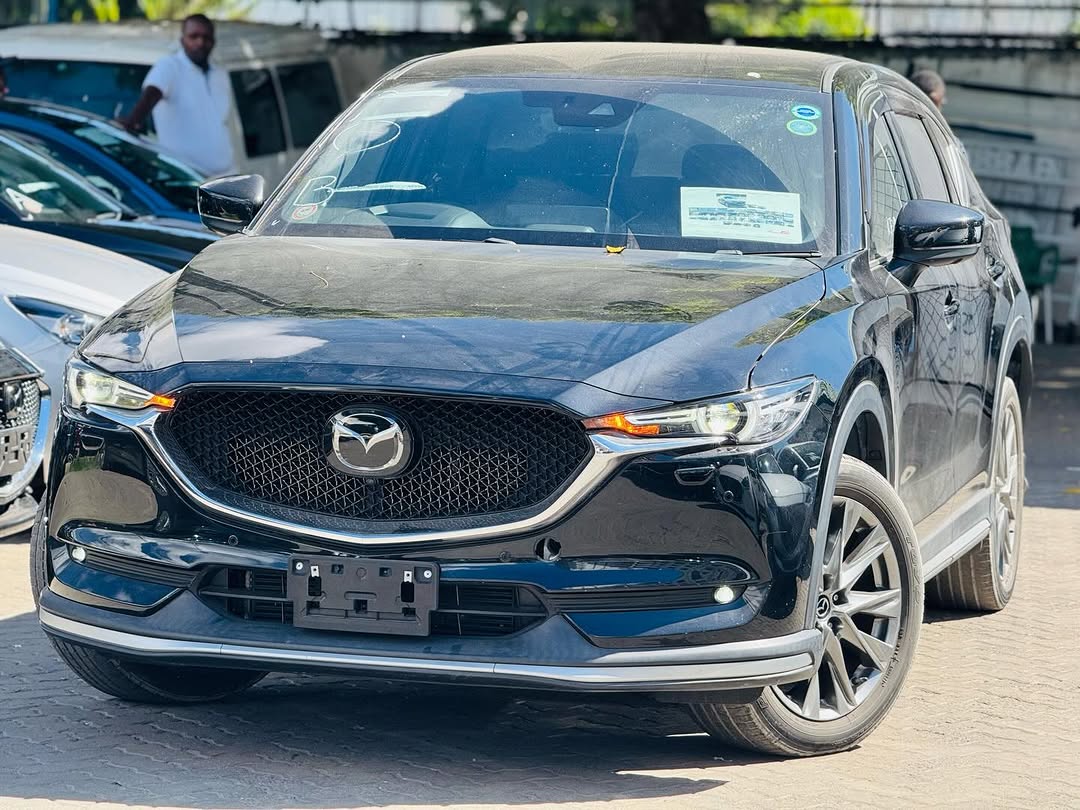 alasirimotors's tweet image. MAZDA CX5 AWD

Cash 3.5 Mill

2019 Model
DIESEL
New registration
Engine CC: 2,200cc💥
Genuine Mileage

Extras: , Power Steering, Power Windows, Air Conditioner, Digital AC Analogue, Electronic Stability, Multiple Airbags, TV / Monitor, CD/MD Player, Keyless Entry, Smart Key,