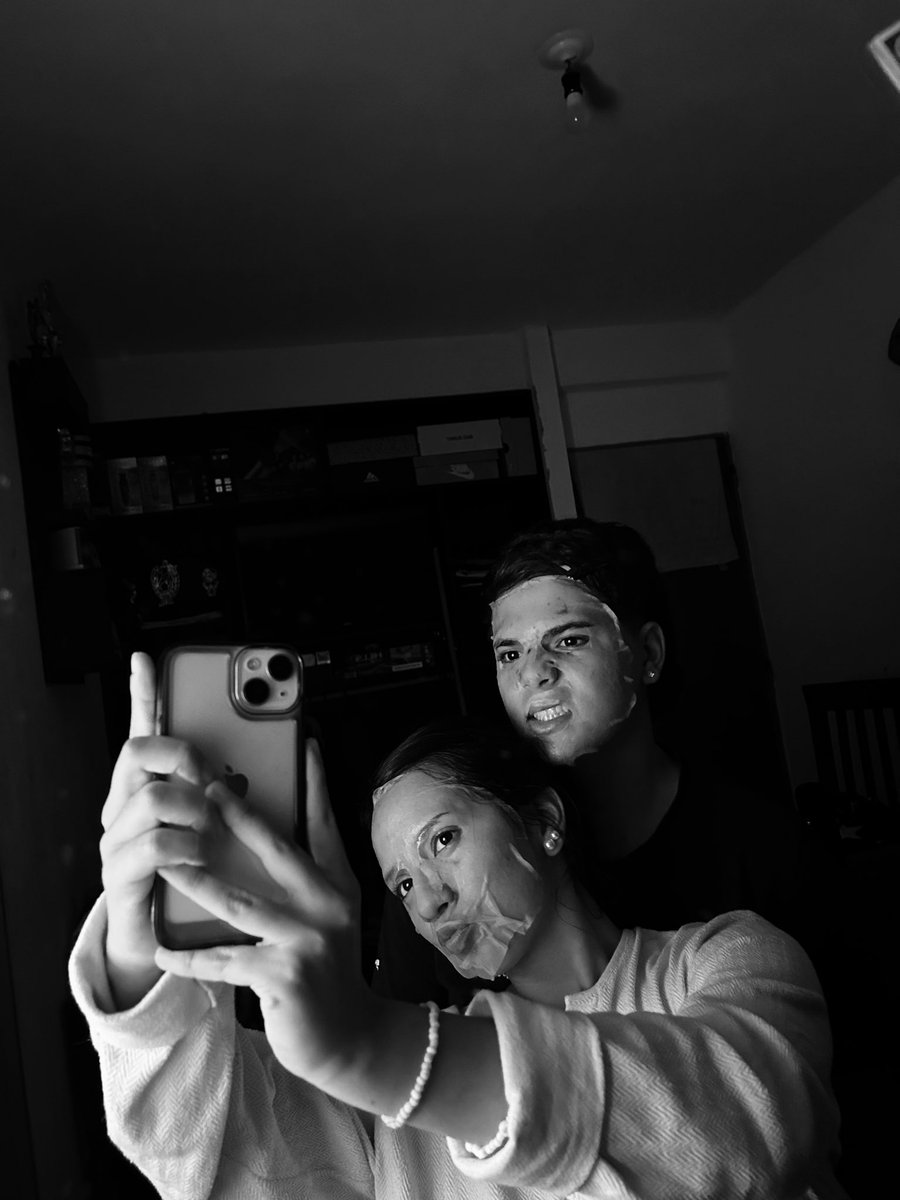 daigalian's tweet photo. con vos cualquier plan es bueno💗💗💗💗 https://t.co/OH88IntDpU