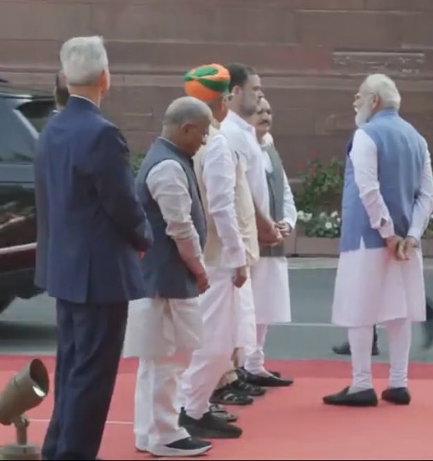 awasthis tweet media