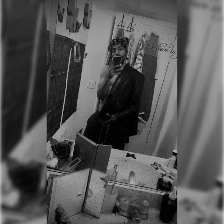 Azariah🥀 tweet media