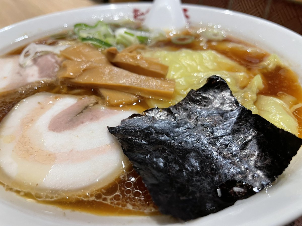 3da4n14's tweet photo. おやつに叉焼雲呑麺🍜と雲呑麺🍜
#たかみ屋 #チャーシューワンタンメン #ワンタンメン https://t.co/krMFmRC4n3