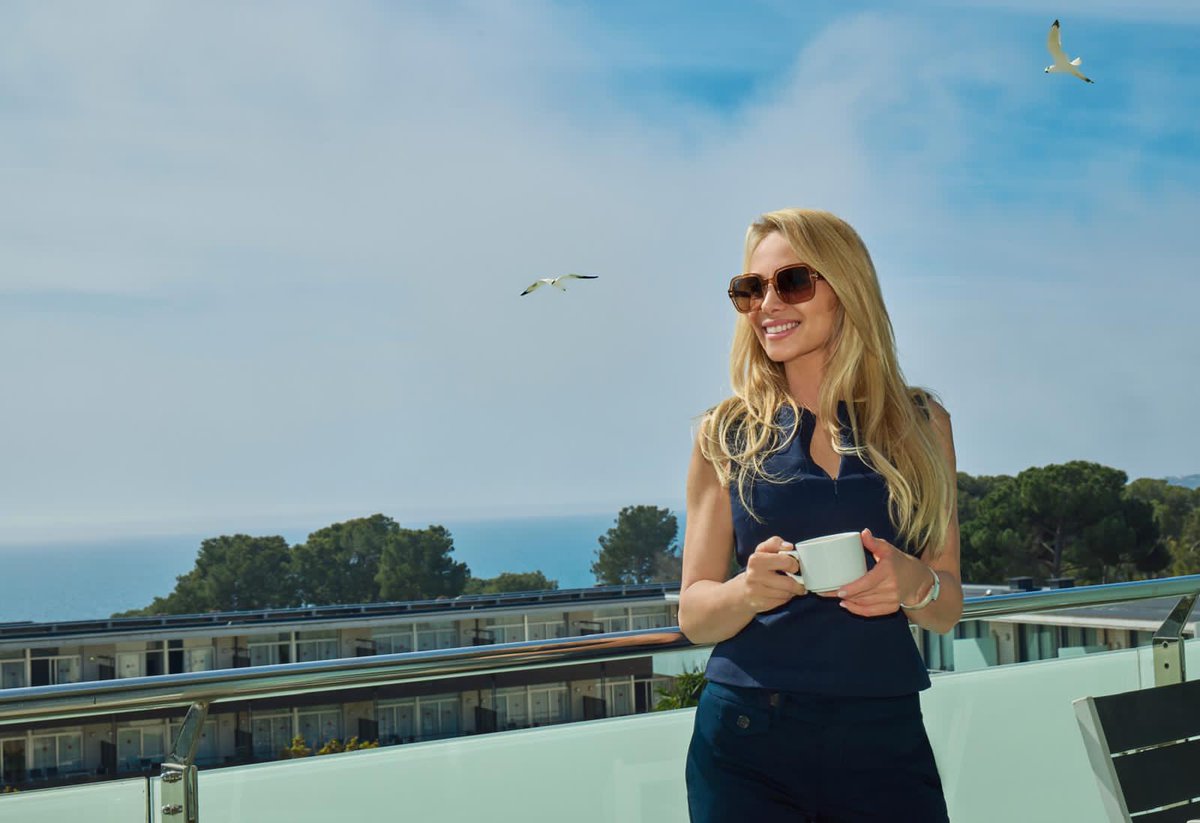 @Esther Puig tweet media