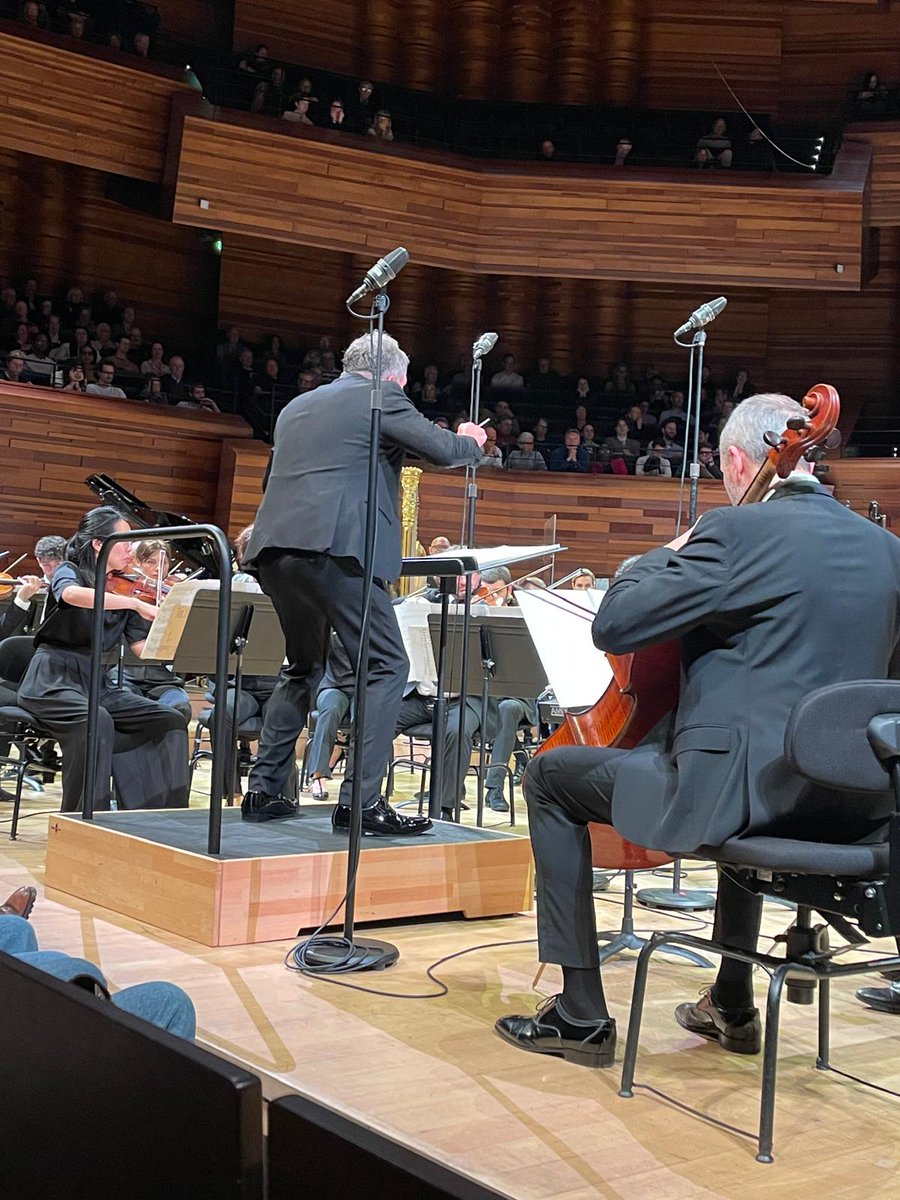 turlupin un tweet media