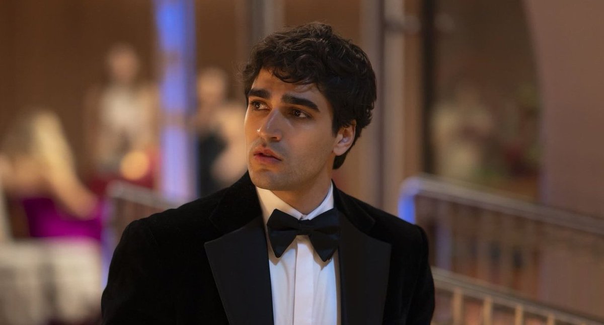 Güzellik görecelidir ama bu karizma gerçek! 💥

​Bu dörtlüden birini "günün jönü" seçsek bu kim olurdu? 🤔✨

​🔥 #ÇağatayUlusoy
🔥 #MertRamazanDemir 
🔥 #ŞükrüÖzyıldız
🔥 #GökberkYıldırım

​Favorini RT'le, gücünü göster! 🔄👇