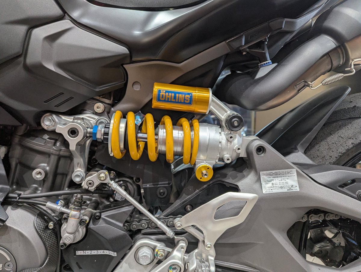 Ducati_Service's tweet image. 🇮🇹　panigale V2S　🇮🇹
カスタム　油圧プリロードアジャスター
取付ました❗️
#ドゥカティ
#DLT
#Ducati
#ducati
#ohlins