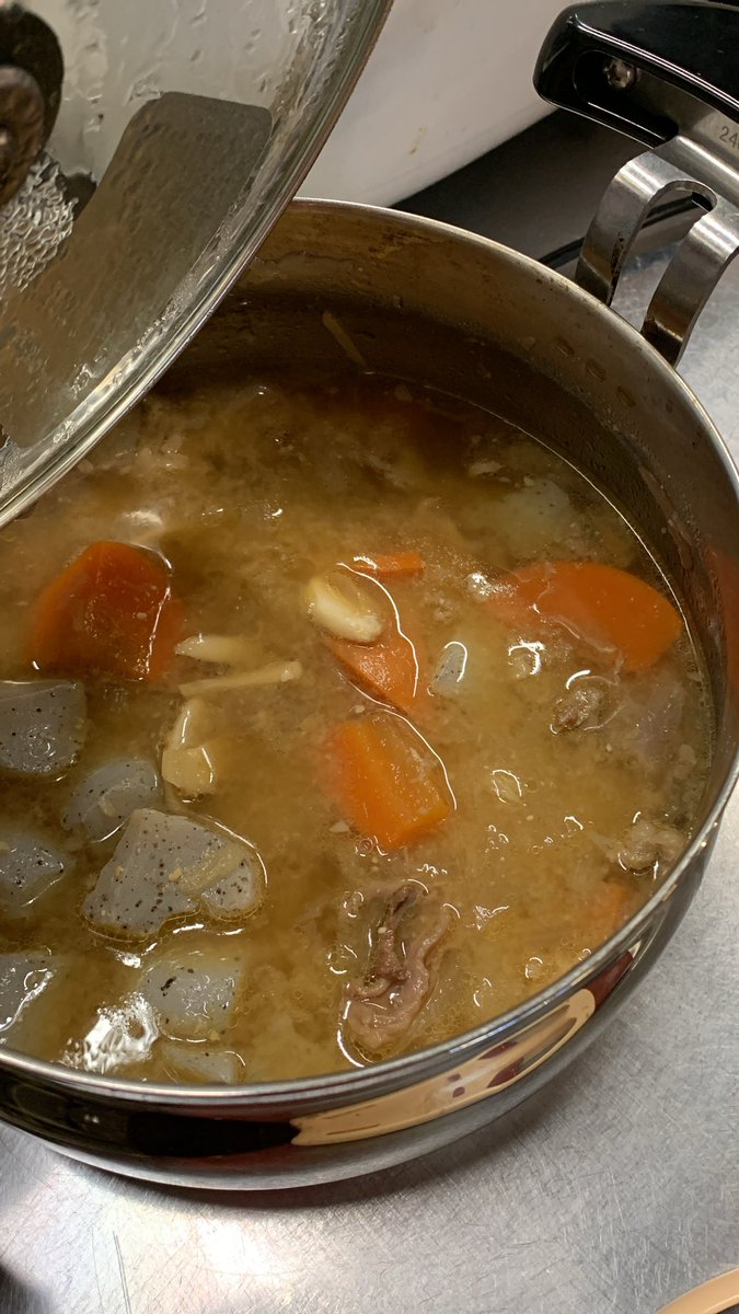 4月11日どようび！

マルキBAR
本日は通常運転
17:00openデス‼️

今日はあったか！
赤星日和なんでないかい！
冷ワンカップ日和やで！

煮込みもホコホコー！

世田谷区代田6-12-36
#マルキBAR
#下北沢
#お客さまの激写 
#今週からチャーシューもあるよ