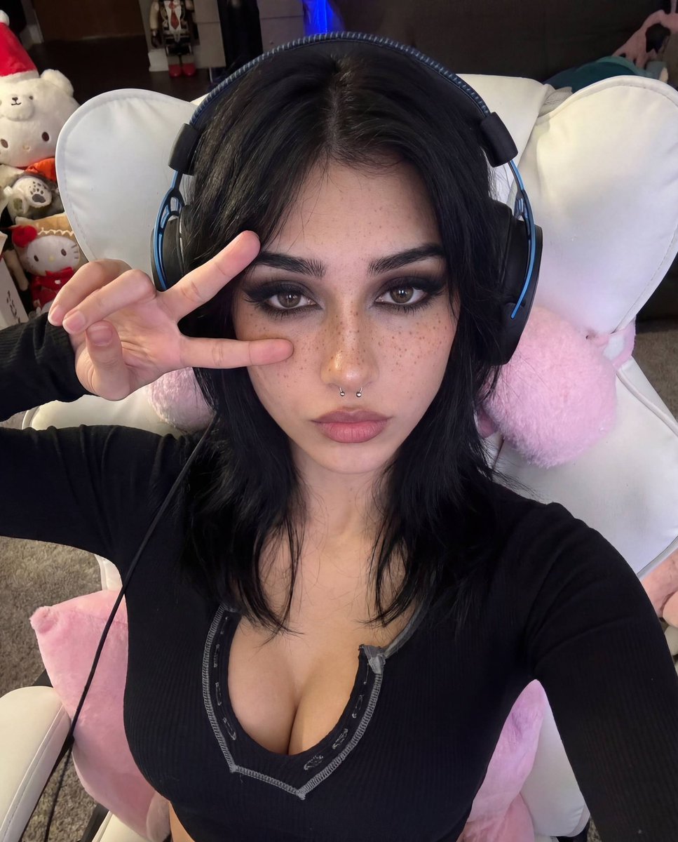 Vivian_porsche❣️ tweet media