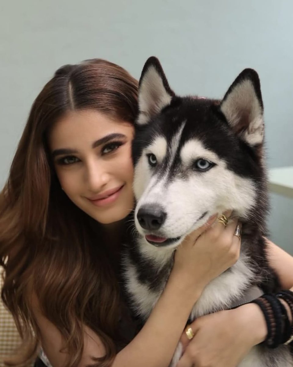 filmfare's tweet image. This #NationalPetDay, here's a look at #RashaThadani's cutest tribe. 🫶

#Celebs