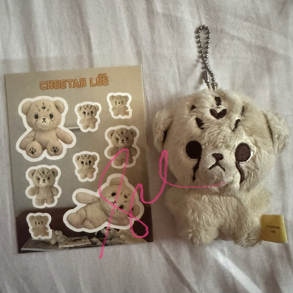 neomuhei's tweet photo. wts lfb ph

mark cheetah lee pc and merch set

- P2800 set; PAYO / 1 wk (50% dp)
- can look for kahati will ship to 1 add; prio set taker

📍: pasig
💵: bpi, bdo, maya bank transfer
🛵: ggx, lbc nsakto

# dicon neo zone fact check pink christmas nct nation 7cm 10cm https://t.co/3fYQegfisz