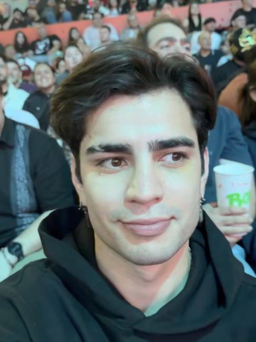 𝐑𝐨𝐧𝐢🫀 tweet media