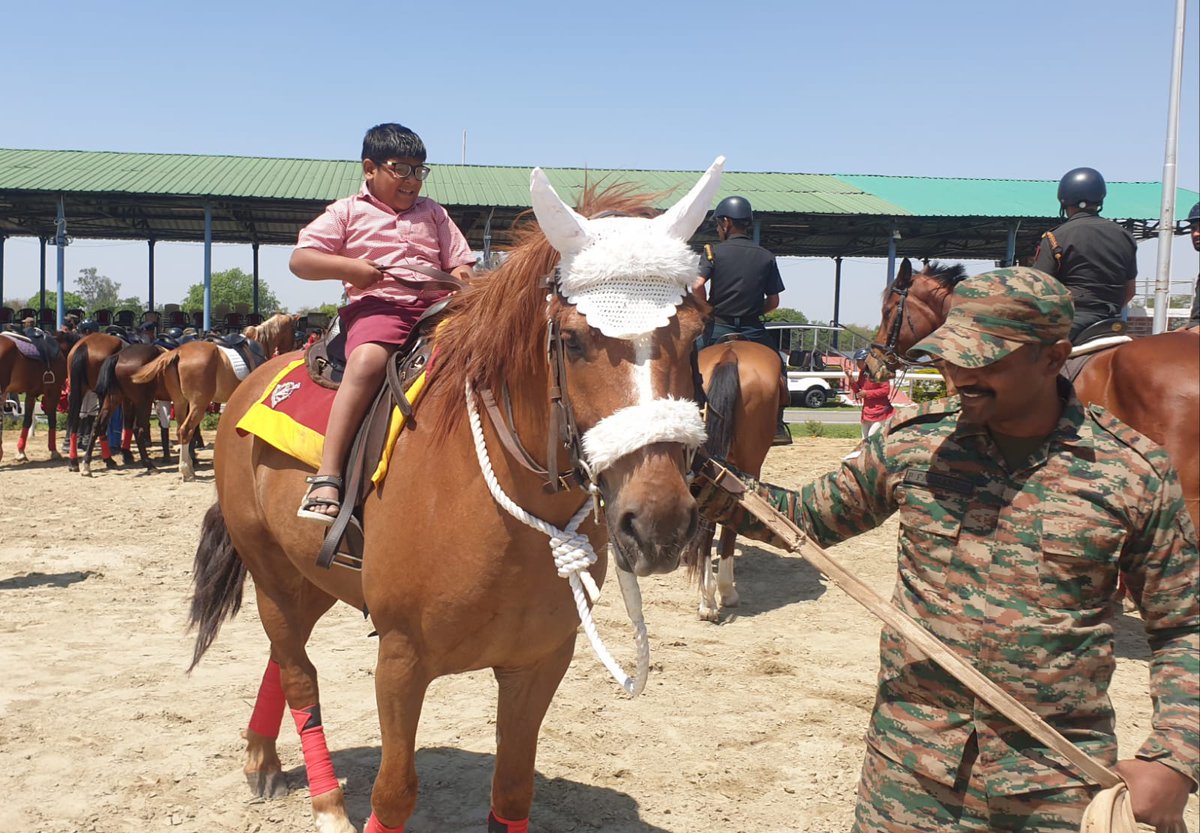 suryacommand's tweet image. "𝗛𝗲𝗮𝗹𝗶𝗻𝗴 𝘁𝗵𝗿𝗼𝘂𝗴𝗵 𝗰𝗼𝗻𝗻𝗲𝗰𝘁𝗶𝗼𝗻, 𝘀𝘁𝗿𝗲𝗻𝗴𝘁𝗵 𝘁𝗵𝗿𝗼𝘂𝗴𝗵 𝗰𝗮𝗿𝗲."

On #WorldAutismAwarenessDay, Military Hospital,#Meerut organised an Equine Therapy session at RVC Centre &amp;amp; College for children of ASHA School, fostering emotional bonding, sensory