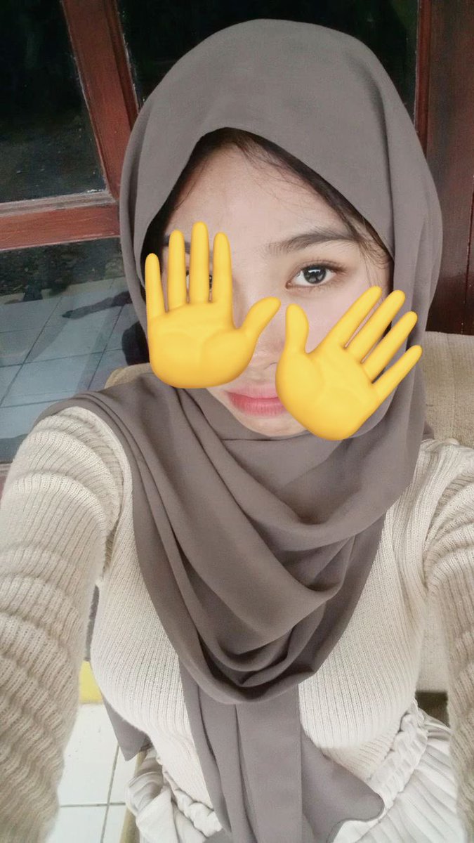 keynatea's tweet photo. lgi nunggu abang2 kurir paket , drpd nunggu kmu main k rumah… lamaa😝 https://t.co/NZOET3Q301