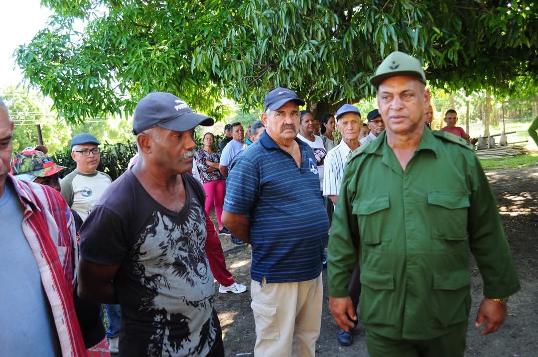 Este viernes 10 de abril desarrollamos en la #ProvinciaGranma otro Día Nacional de la Defensa, sus acciones centrales en #MediaLuna 
#Cuba 🇨🇺
#CubaEstáFirme