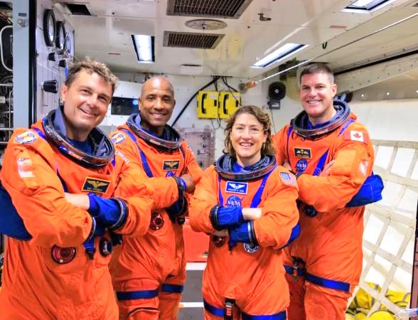 CscJunagadh's tweet image. Welcome back Reid, Victor, Christina &amp;amp; Jeremy.
After a 10-day, ~400,000 km #LunarMission .the first crewed journey in over 50 years you’ve marked a major milestone in #space #Exploration and human #Ambition.
A step closer to the #future beyond #Earth
@InfoGujcost 
@narottamsahoo