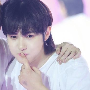 tlqkfttorrl1004's tweet photo. 런이랑 쥔이 https://t.co/wAm8IHFEAT