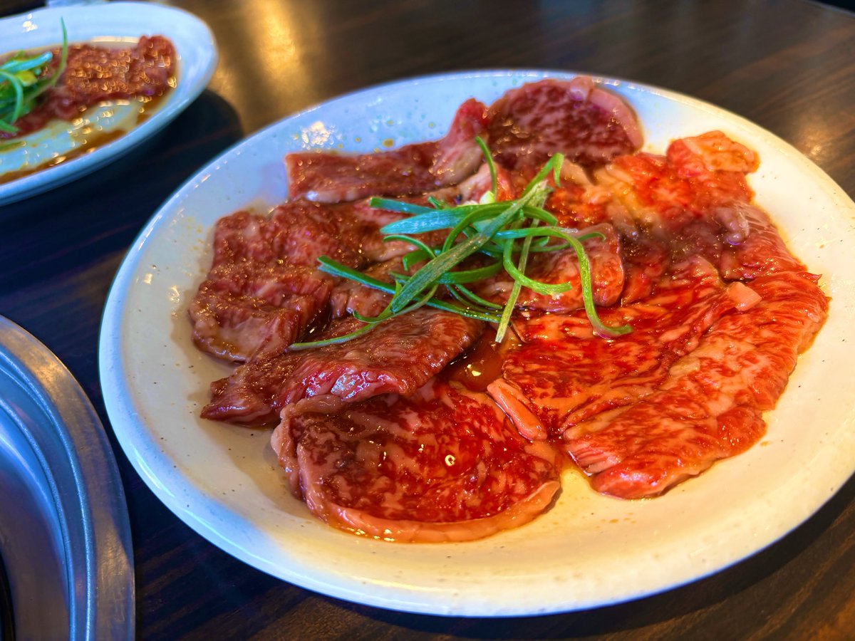 仕事の昼休憩で友達と個人店の焼肉ランチしちゃった罪な女