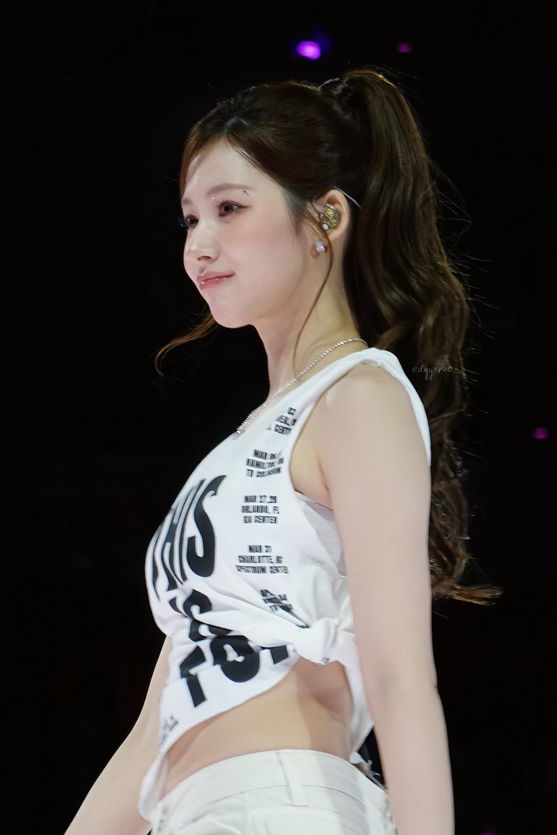 ItsYyde's tweet image. 260410 THIS IS FOR IN DETROIT

볼살 꼬집기!

#SANA #사나 
#TWICE #트와이스 #THISISFOR
#THISISFOR_DETROIT 
#TWICE_THISISFOR_WORLD_TOUR
#TWICE_THISISFOR_WORLD_TOUR_IN_DETROIT